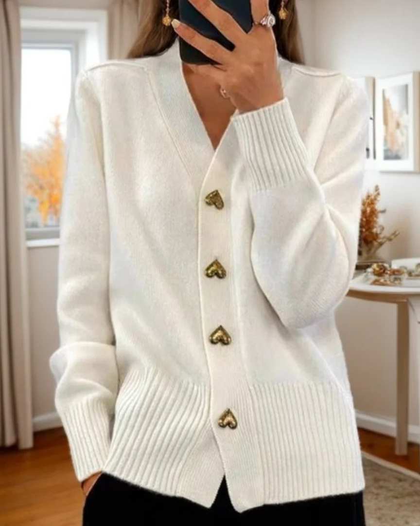 Amora - Cardigan Elegante con Bottoni a Cuore