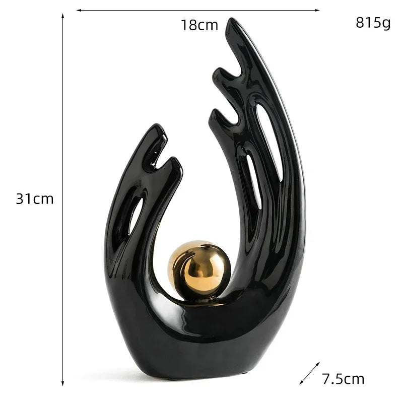 Aurea Mano™ – Scultura Artistica Moderna con Sfera Dorata